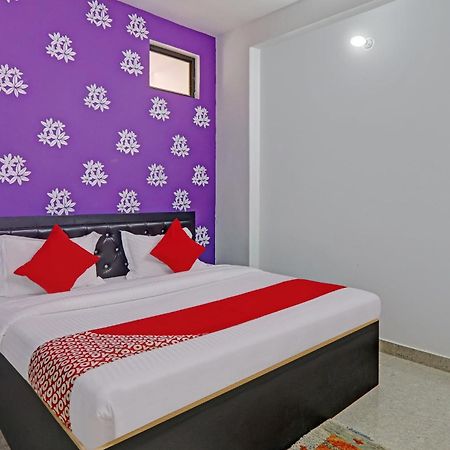 Hotel O Sparrow Nest Варанаси Екстериор снимка