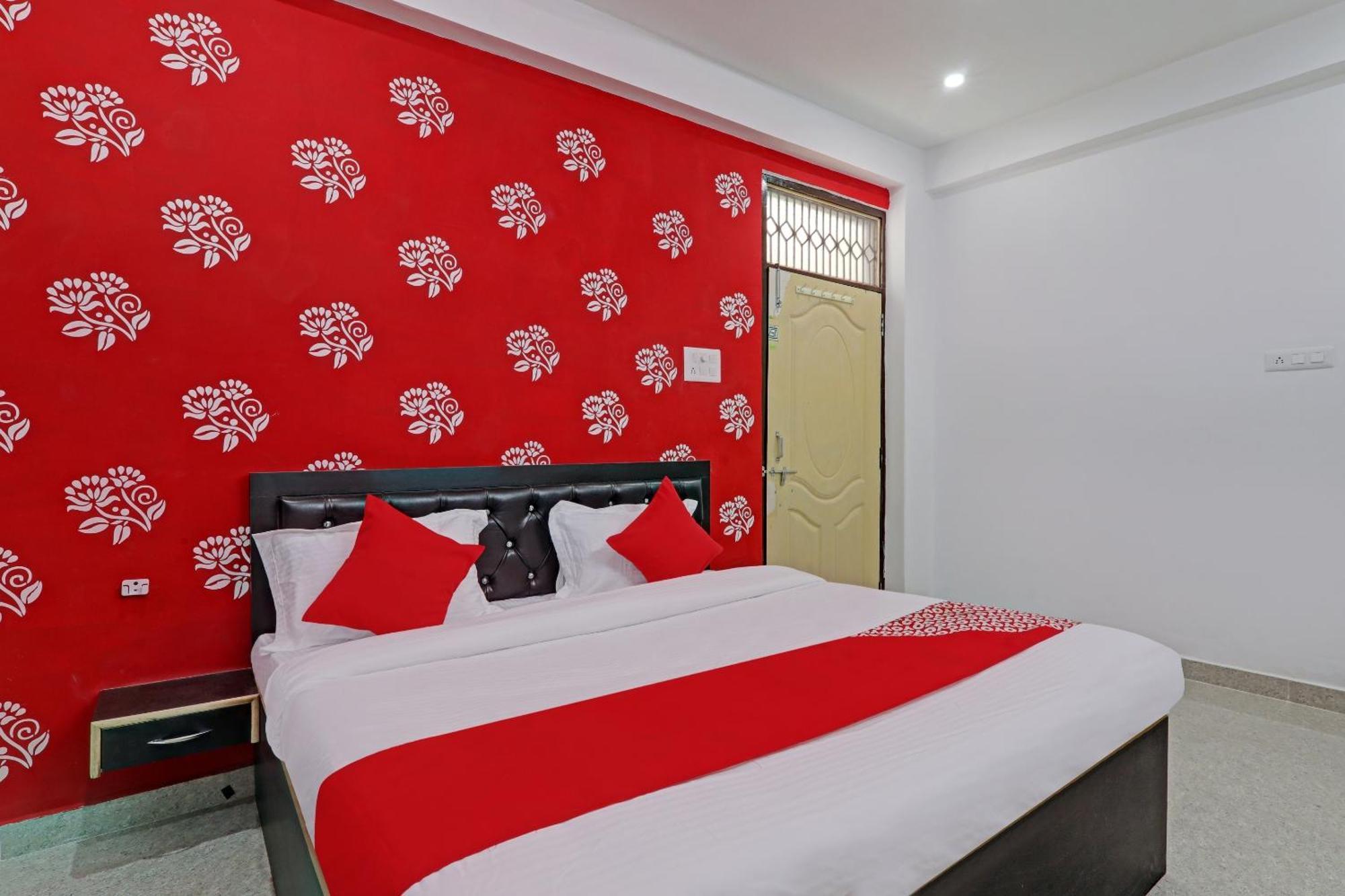 Hotel O Sparrow Nest Варанаси Екстериор снимка