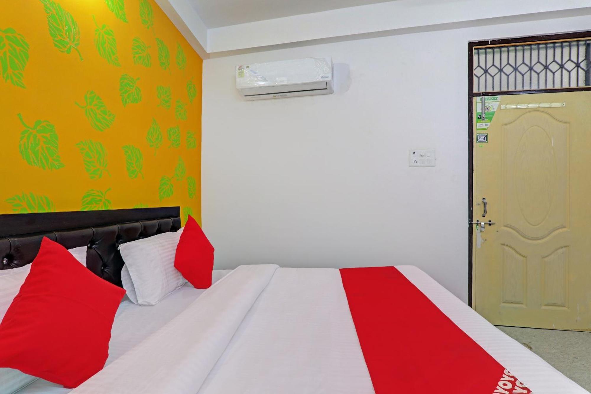 Hotel O Sparrow Nest Варанаси Екстериор снимка