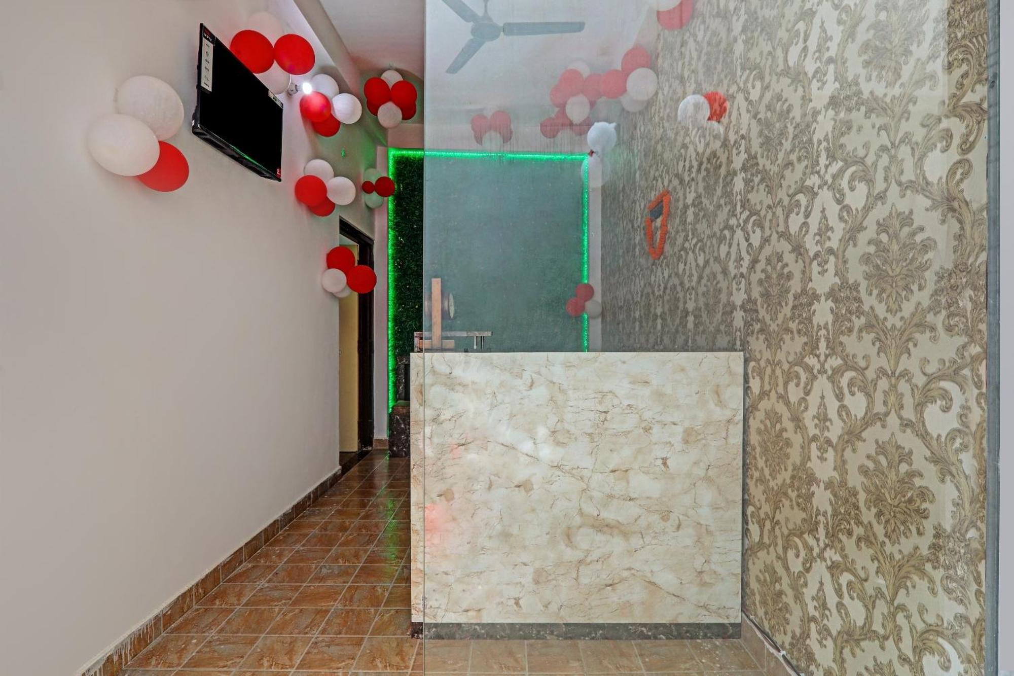 Hotel O Sparrow Nest Варанаси Екстериор снимка