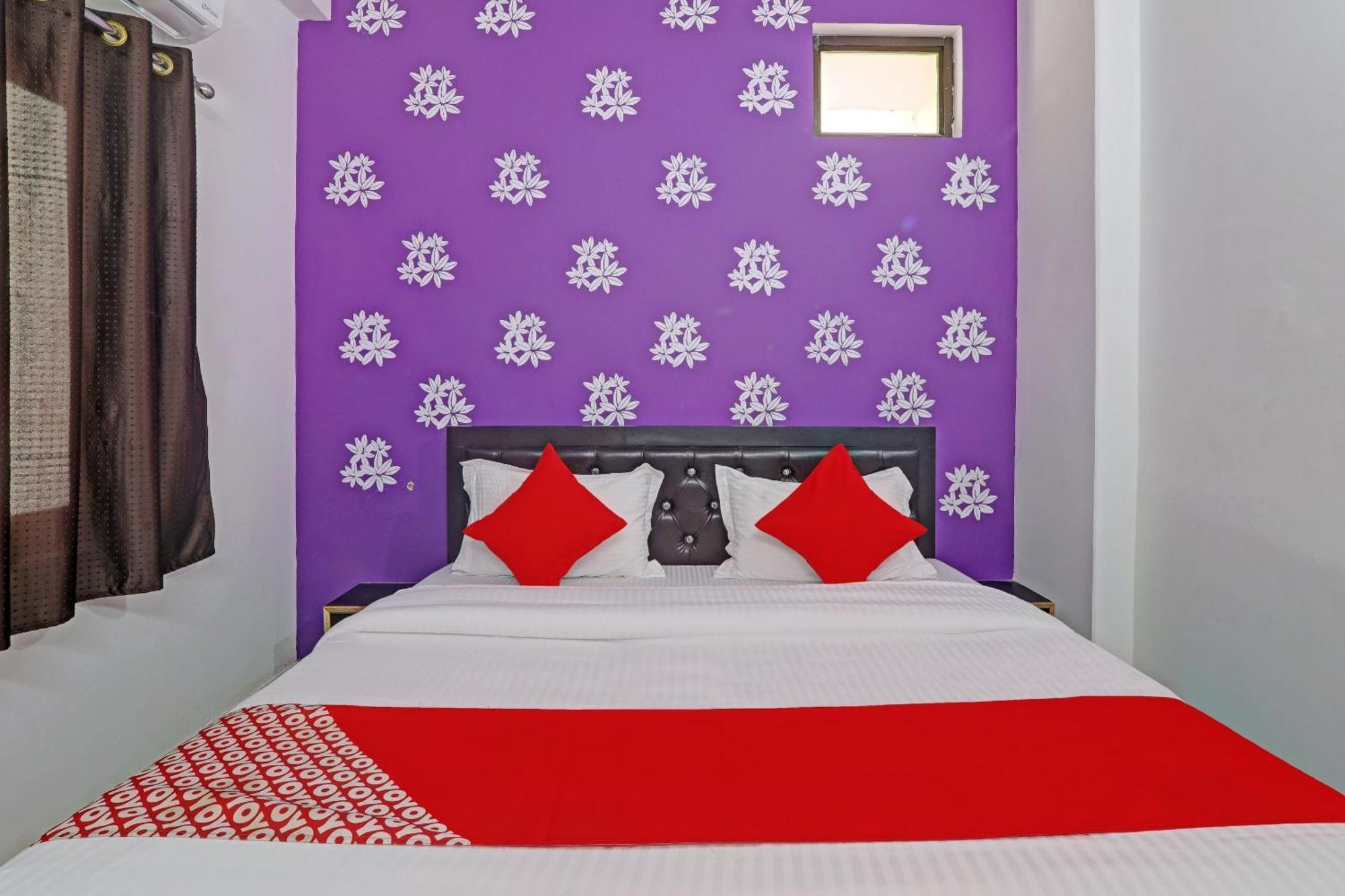 Hotel O Sparrow Nest Варанаси Екстериор снимка