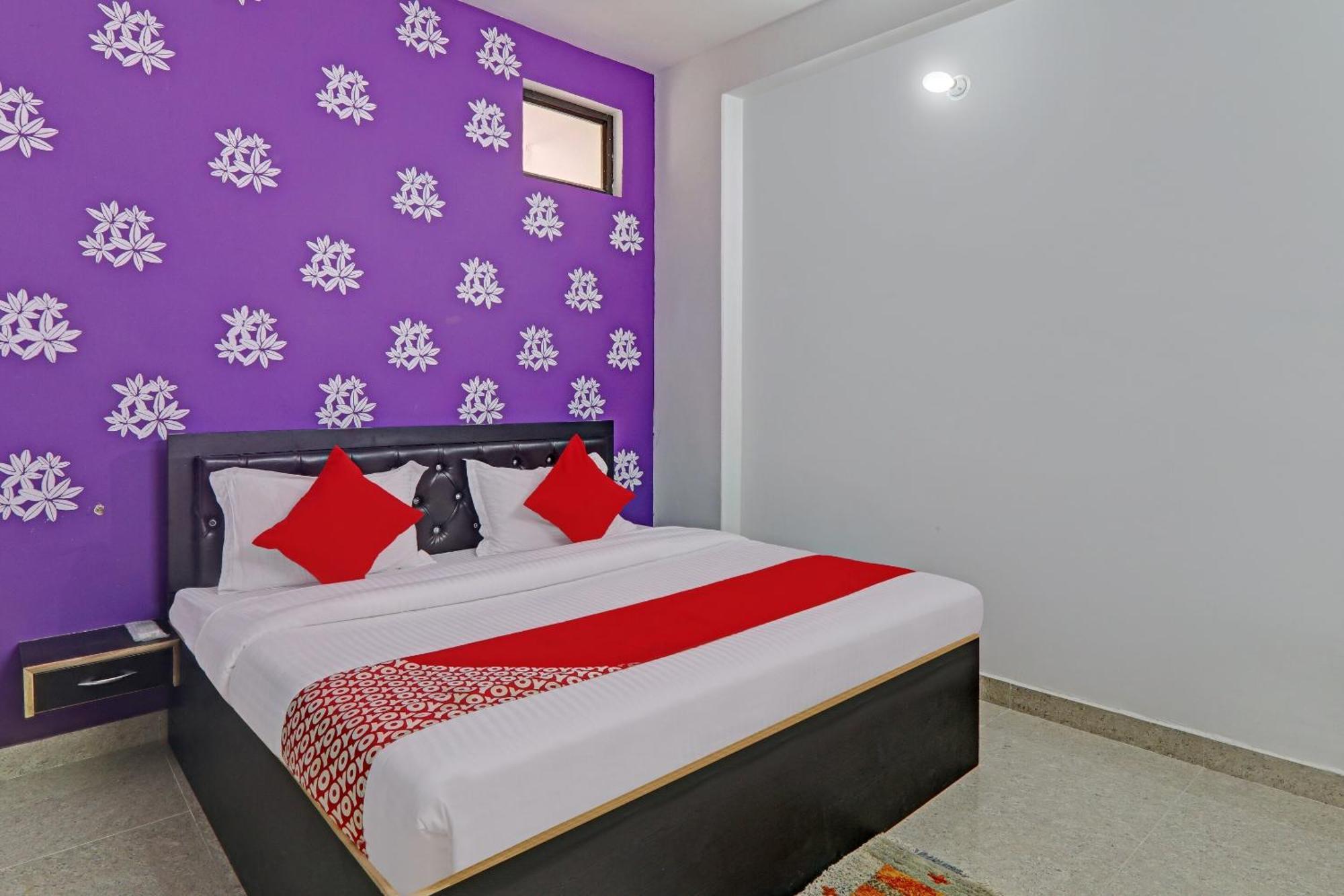 Hotel O Sparrow Nest Варанаси Екстериор снимка