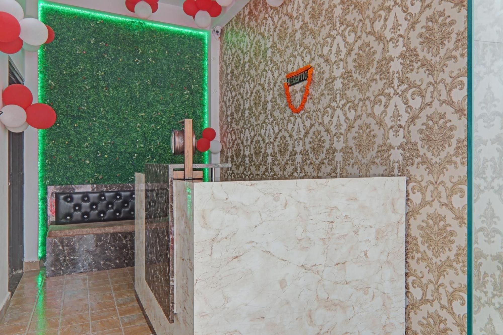 Hotel O Sparrow Nest Варанаси Екстериор снимка